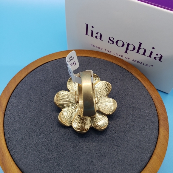 Lia Sophia Azalea Ring 💍 - Picture 3 of 9